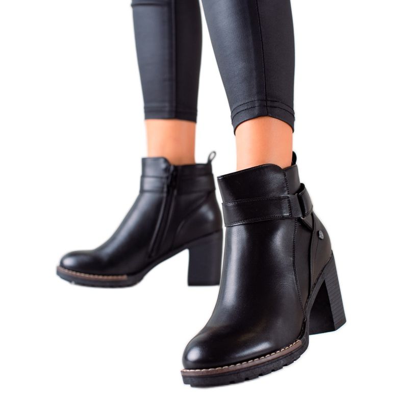 TRENDI Bottes décontractées sur un poteau le noir