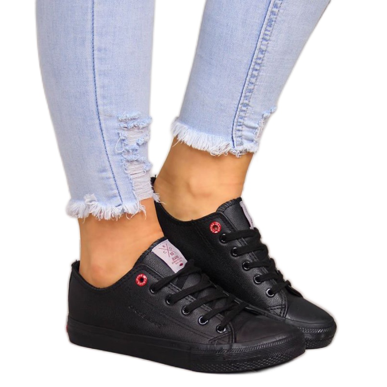 Baskets basses en cuir écologique Cross Jeans W INT1140A noir le noir