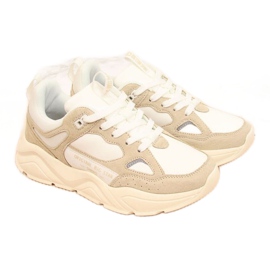 Baskets sur la plateforme Big Star W GG274657 blanc