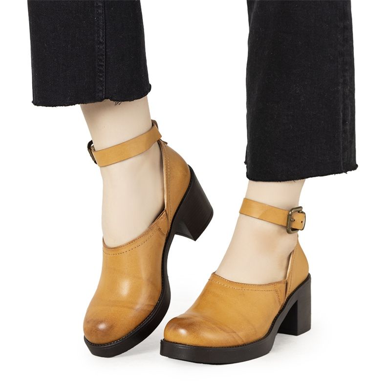 Chaussures camel sur le poteau Christiane brun