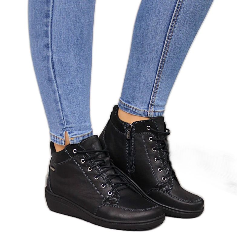 Boots en cuir noir à talon compensé Helios W H524B le noir