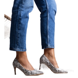 Escarpins beiges à motif peau de serpent Nickle Escarpins beiges à motif peau de serpent Nickle