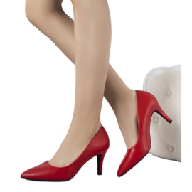 Escarpins rouges classiques sur un talon Cerise