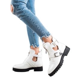 Bestelle Ouvriers de la mode blanche