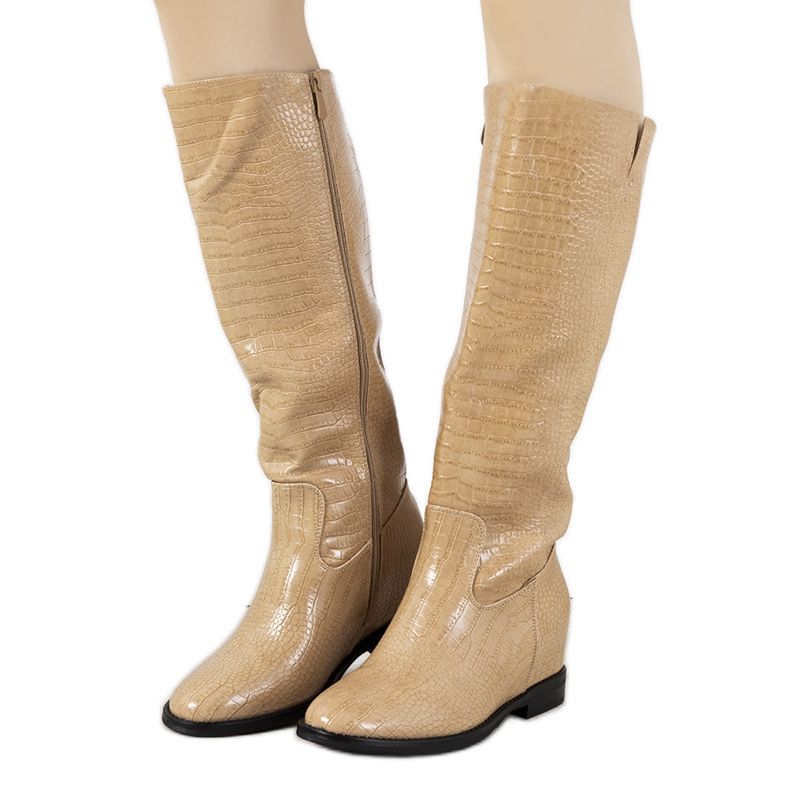 Bottines Daoust en cuir de crocodile beige