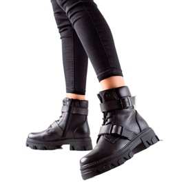 Travailleurs avec boucles noires