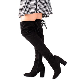 Kayla Cuissardes en daim noir