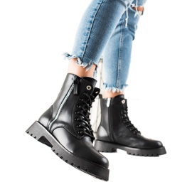 TRENDI Trappeurs noirs à la mode