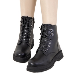 Boots isolées noires sur semelle haute Dora le noir