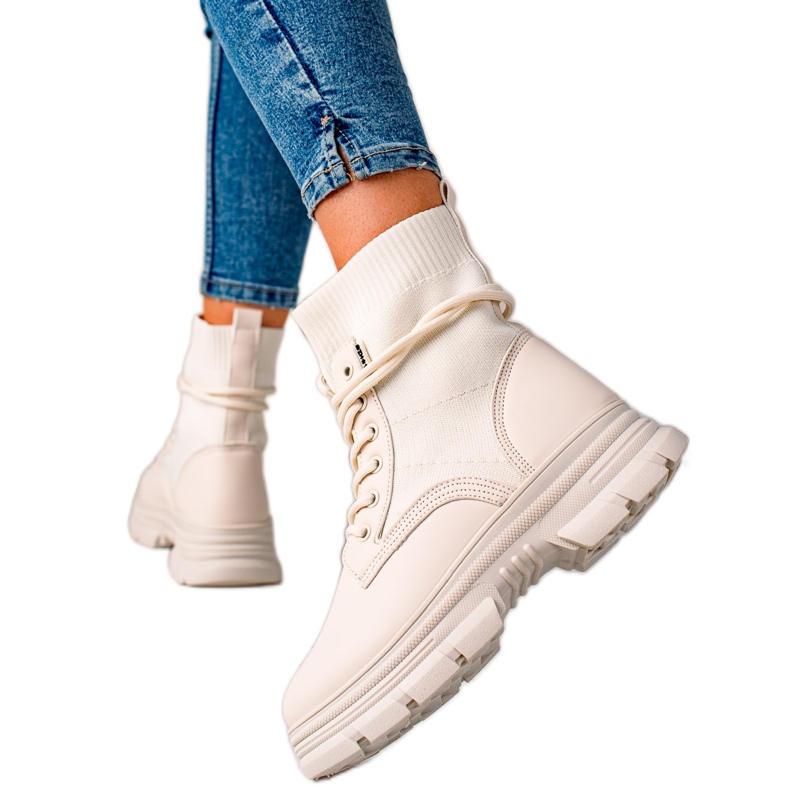 TRENDI Bottes beiges à lacets TRENDI Bottes beiges à lacets