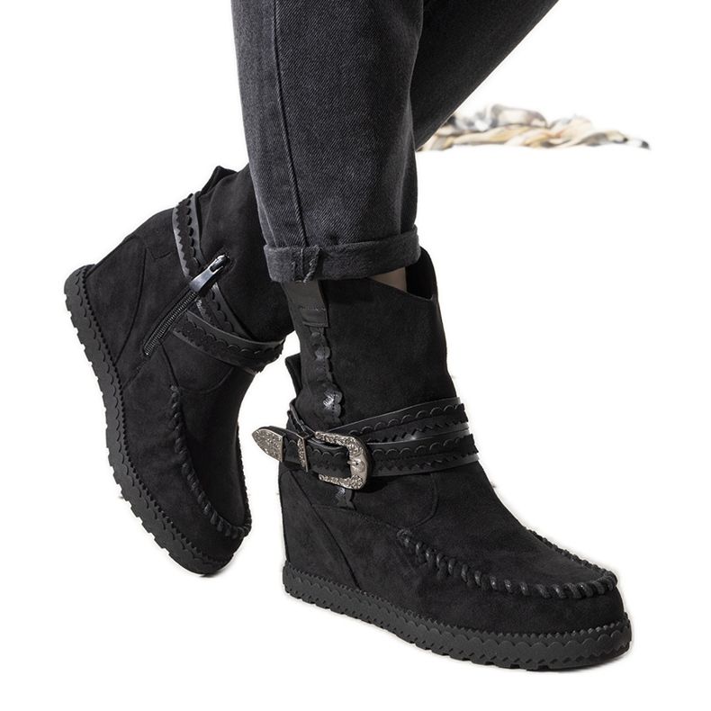 Bottes isolées noires pour femmes dans le style de boho Hanson le noir