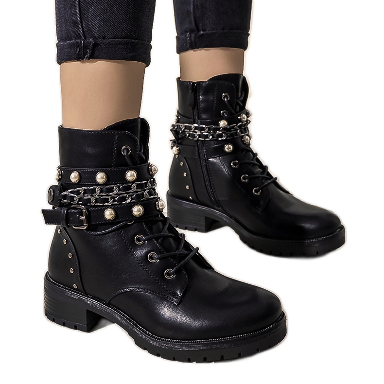 Bottes isolées noires avec chaînes Mildred le noir