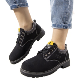 Chaussures noires sur semelle épaisse Pelland