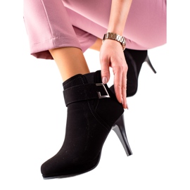 Camo Bottes noires sur un talon haut le noir