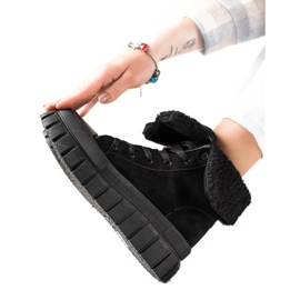 TRENDI Bottes, Baskets Avec Peau De Mouton noir