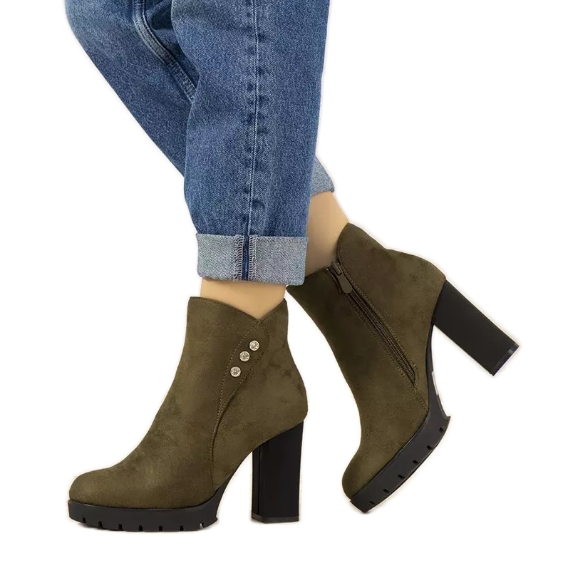 Bottines vertes en daim Castaneda sur le montant