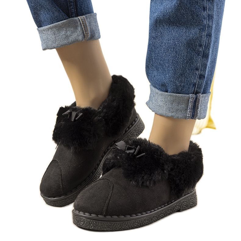 Chaussons noirs avec fourrure isolée Valle le noir