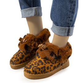 Chaussons marron avec fourrure isolée Valle brun jaune Chaussons marron avec fourrure isolée Valle brun jaune