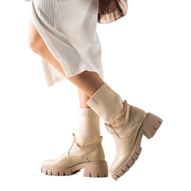 Ideal Shoes Bottes Jodhpur à la mode avec une chaîne beige Ideal Shoes Bottes Jodhpur à la mode avec une chaîne beige