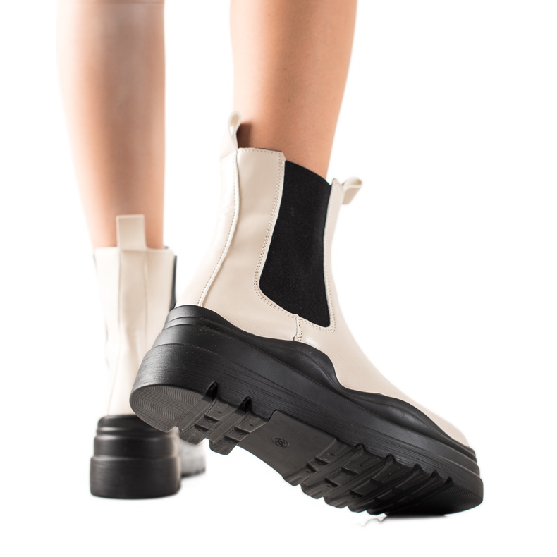 TRENDI Bottines Chelsea sur la plateforme de mode beige