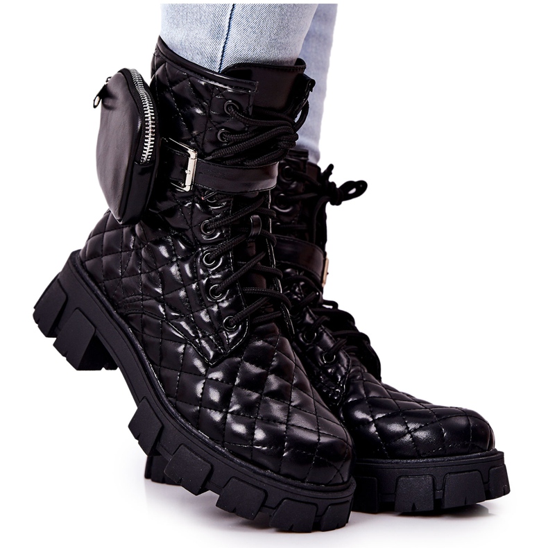 PG2 Bottes Maureen noires matelassées sur un poteau le noir PG2 Bottes Maureen noires matelassées sur un poteau le noir