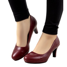 Escarpins bordeaux sur un talon en cuir Fink noir