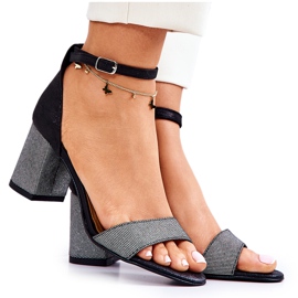 PA2 Sandales En Cuir On A Bar Noir Et Argent Lorene