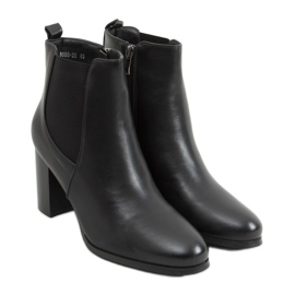 Bottes classiques à talons hauts par Elvira Black le noir
