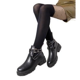 Bottes noires sur la plateforme Huff