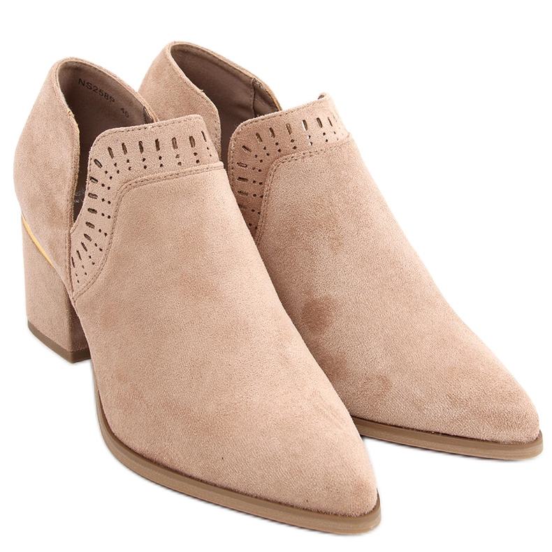 Chaussures à talons par Aila Kaki beige Chaussures à talons par Aila Kaki beige