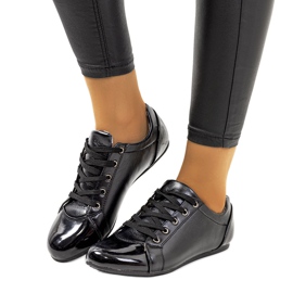 Chaussures noires à bout verni de Parady le noir