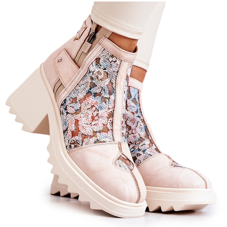 Bottes En Cuir Sur Un Poteau Massif Maciejka Beige 05325-04 Bottes En Cuir Sur Un Poteau Massif Maciejka Beige 05325-04