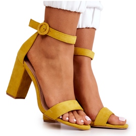FB2 Sandales en daim Hattie jaunes sur une barre FB2 Sandales en daim Hattie jaunes sur une barre