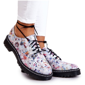 Richelieus pour Femme Maciejka 4087A-38 Chaussures en Cuir Blanc avec Fleurs multicolore