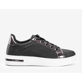 Baskets noires mates avec une semelle Shift blanche le noir