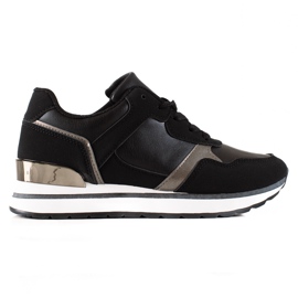 TRENDI Baskets noires sur la plateforme