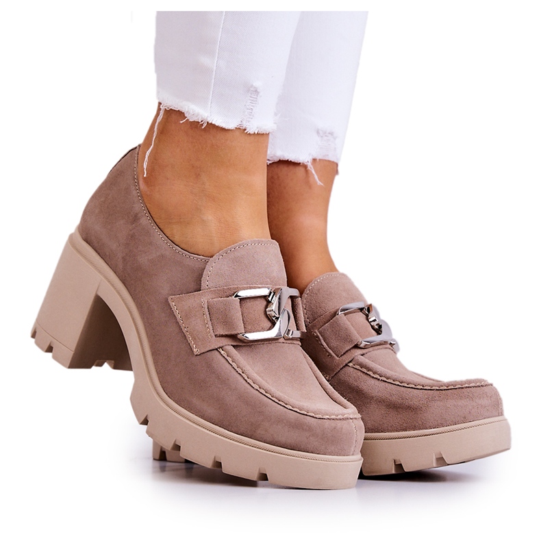 Lemar Chaussures élégantes sur un pilier avec une décoration Harmell beige