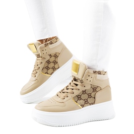 Baskets beiges sur la plateforme Dennis