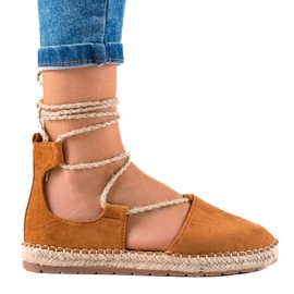 Lucky Shoes Espadrilles camel nouées brun