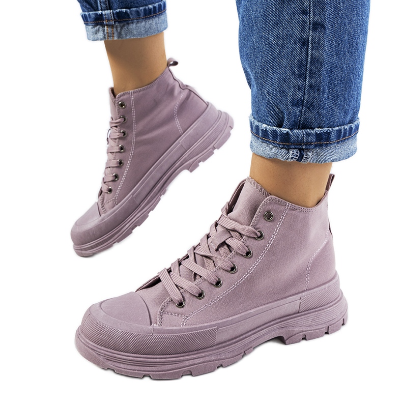 Baskets violettes à la cheville sur la plateforme Boyes