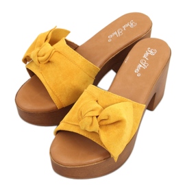 Chaussons ala Zeri Sabots jaunes Chaussons ala Zeri Sabots jaunes