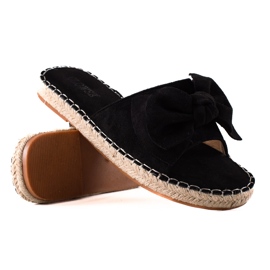 TRENDI Kalpki noir avec un arc