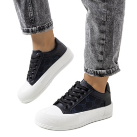 Baskets noires sur la plateforme Birkett le noir