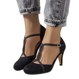 Escarpins noirs sur un talon Luiken le noir