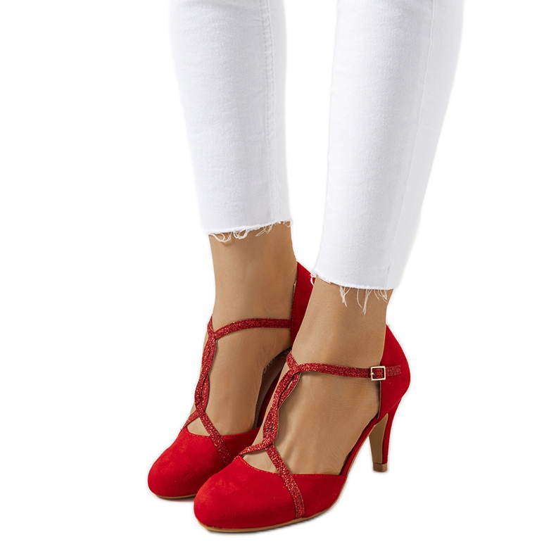 Escarpins rouges sur le talon Luiken