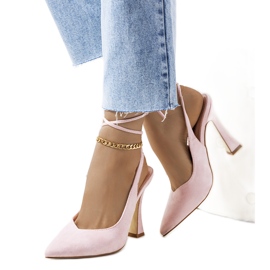 Escarpins à lacets roses sur le post Lotti