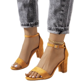 Sandales marron sur le post de Karella brun multicolore