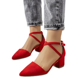 Escarpins rouges sur le Hyde post