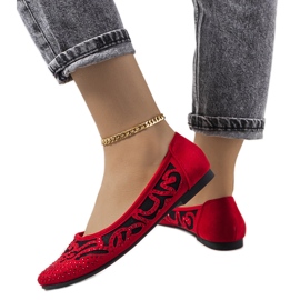 Ballerines rouges à ornements Selam ajourés noir