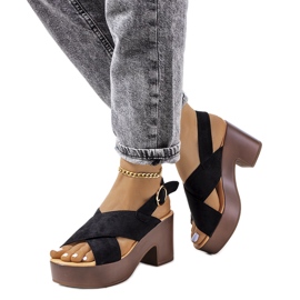 Sandales noires sur la plateforme Chapel